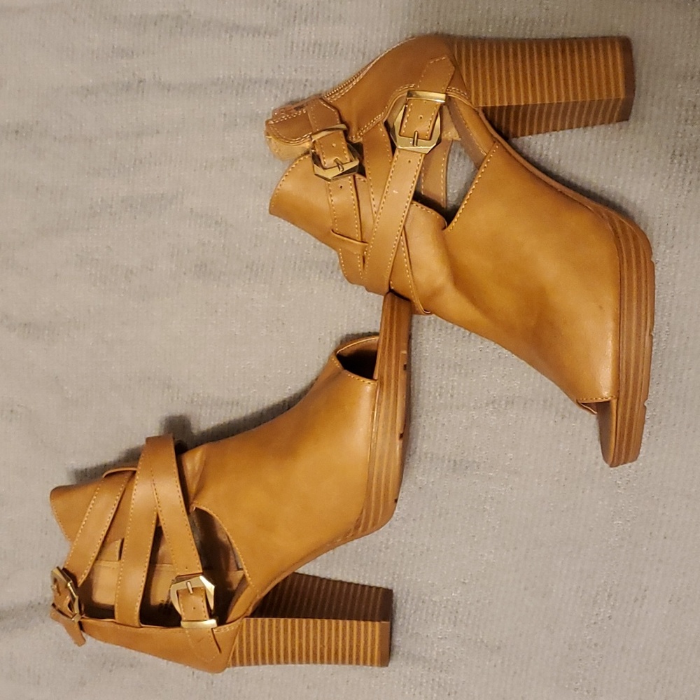 Charlotte Russe Chunky Heels Tan